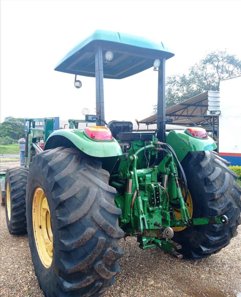 JOHN DEERE 6110 2011/2012