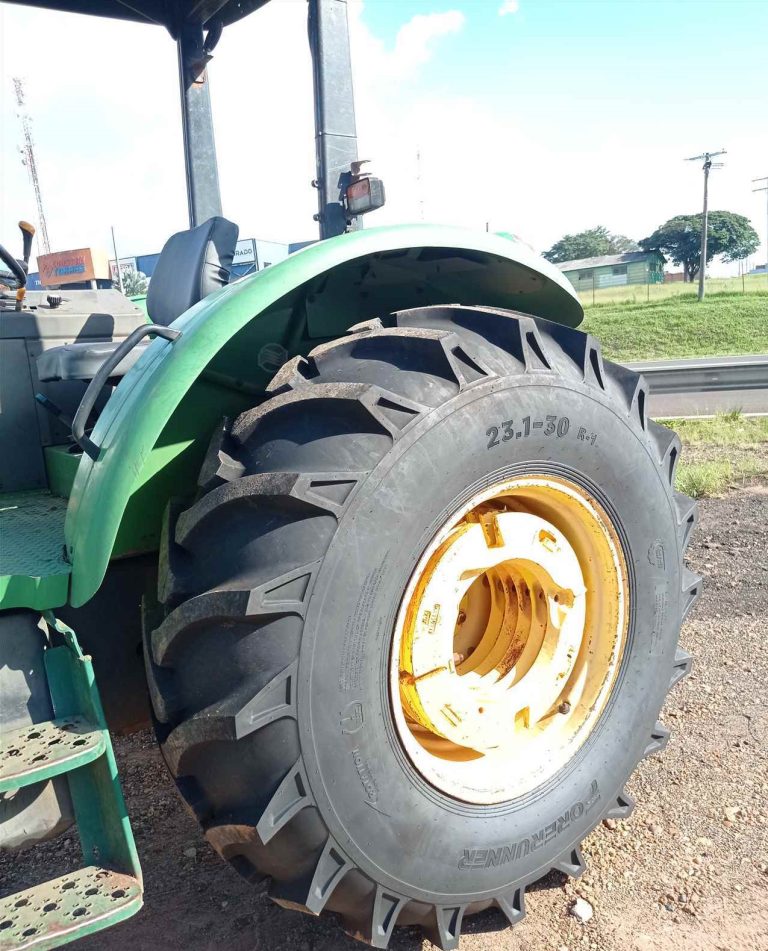 JOHN DEERE 6110 2011/2012