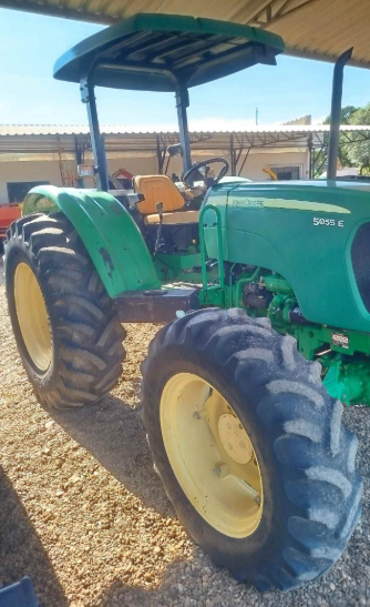JOHN DEERE 5055E 2013/2013 JOHN DEERE 5055E 2013/2013